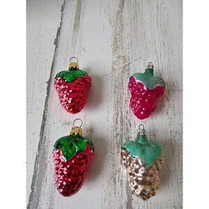Vintage Mercury grape ornament set‎ strawberry fruit Xmas tree pink silver red